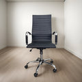 Silla De Oficina Exahome Aluminium Eames Ergonómica Color Negro Material Del Tapizado Cuero Sintético